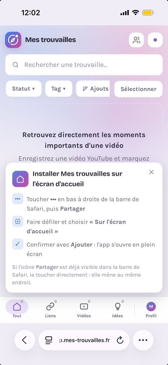 Le bouton trois points de Safari en bas à droite de l'écran